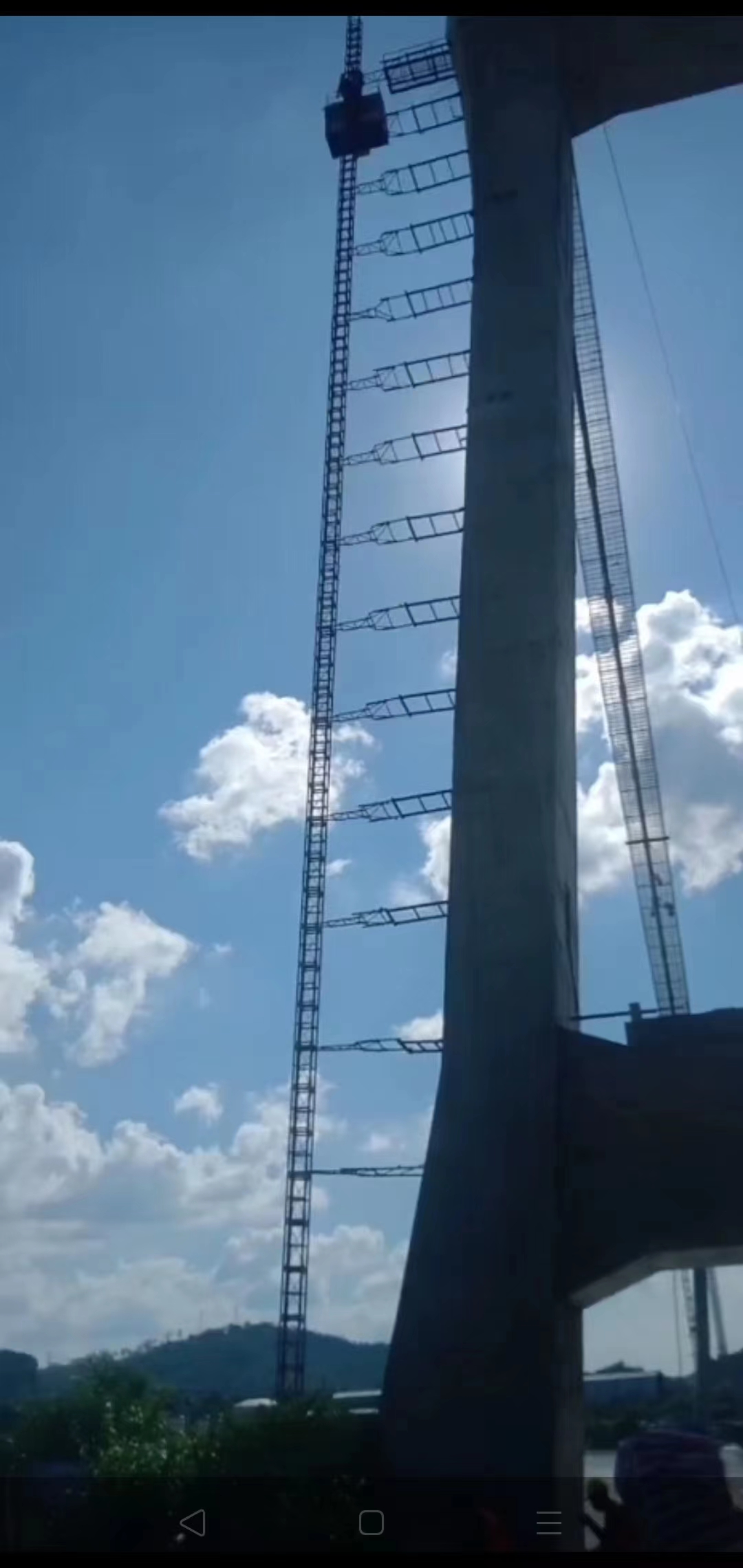 傾斜式施工電梯租賃——橋墩施工案例應用